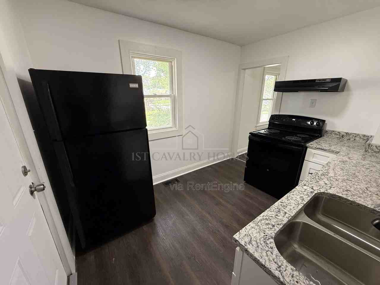 778 Ravenswood St - Photo 6 of 34