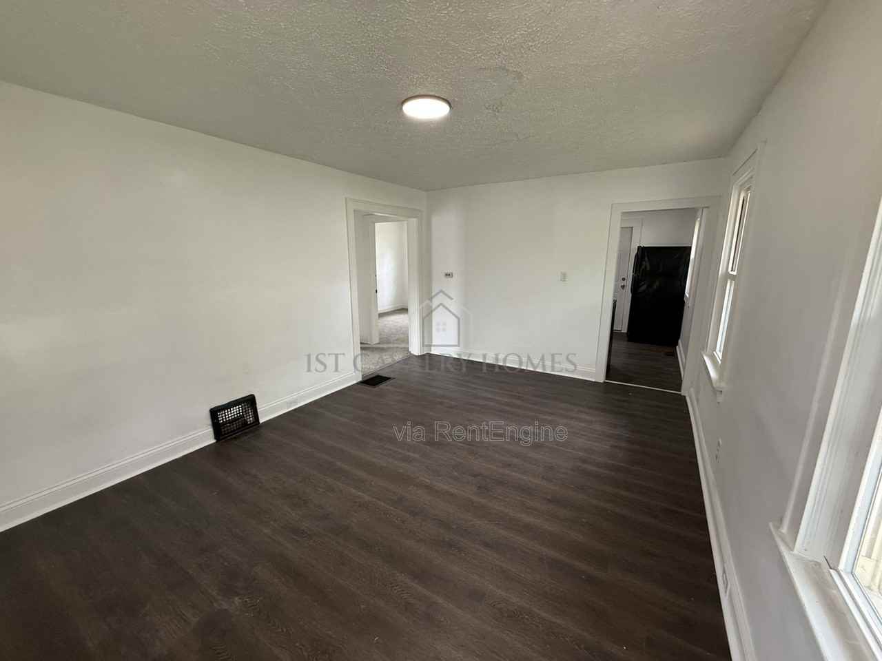 778 Ravenswood St - Photo 7 of 34