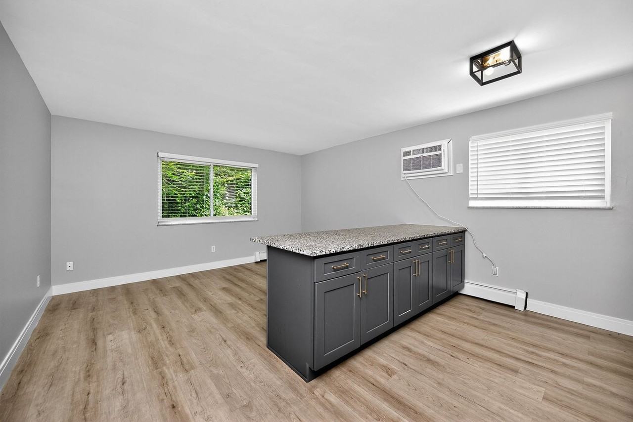 6140 Ridge Ave #7 - Photo 3 of 12