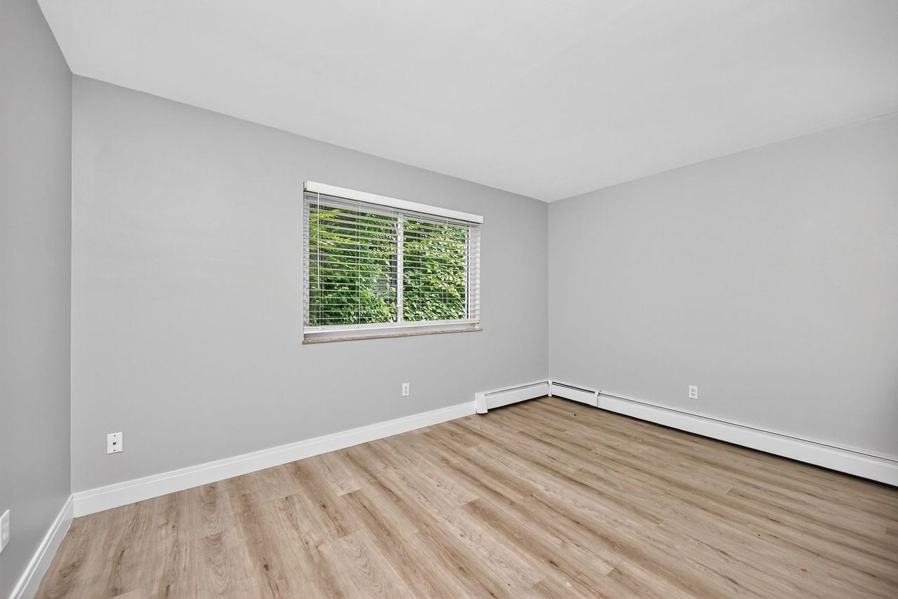 6140 Ridge Ave #7 - Photo 5 of 12