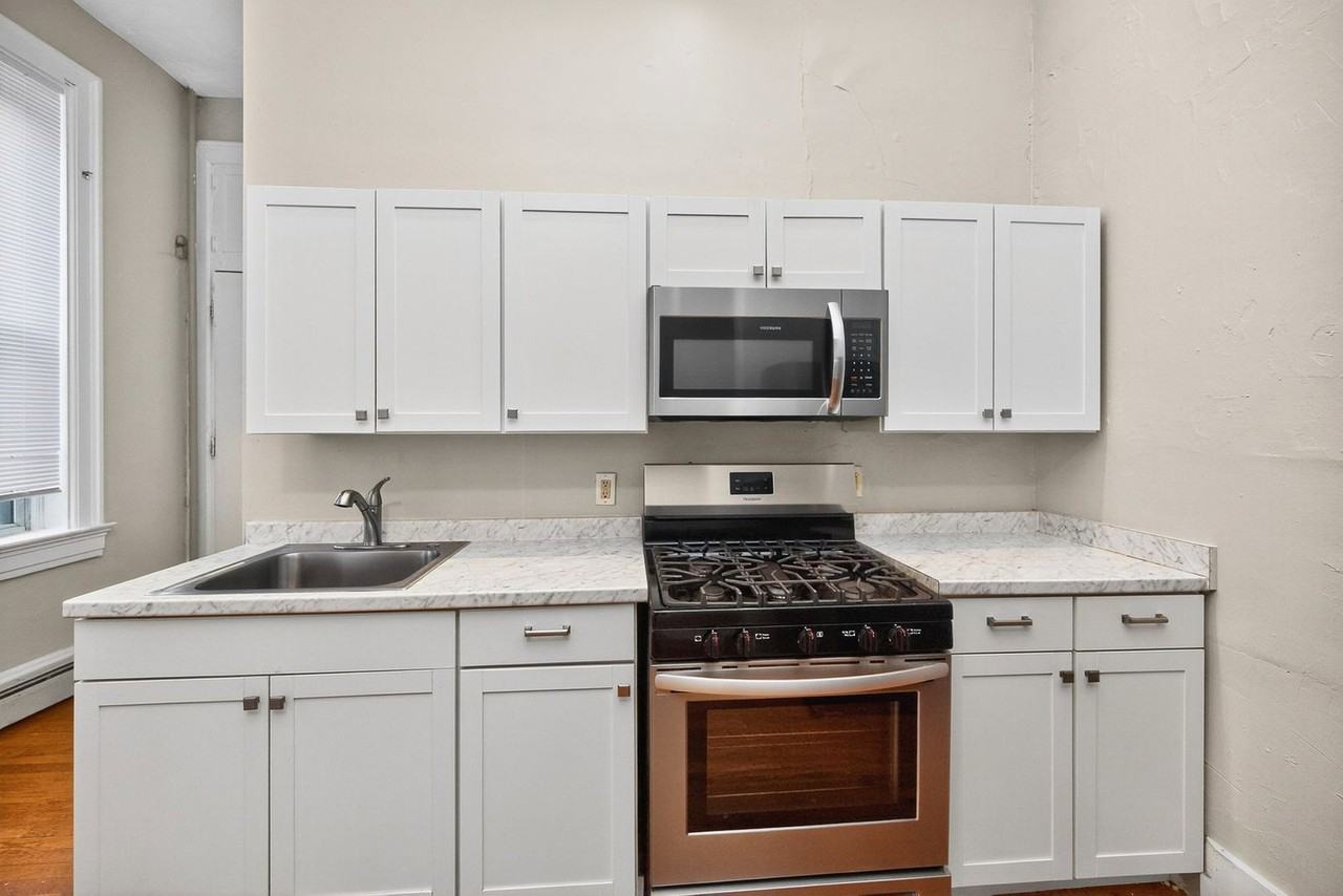 2419 Vine St #6 - Photo 2 of 9