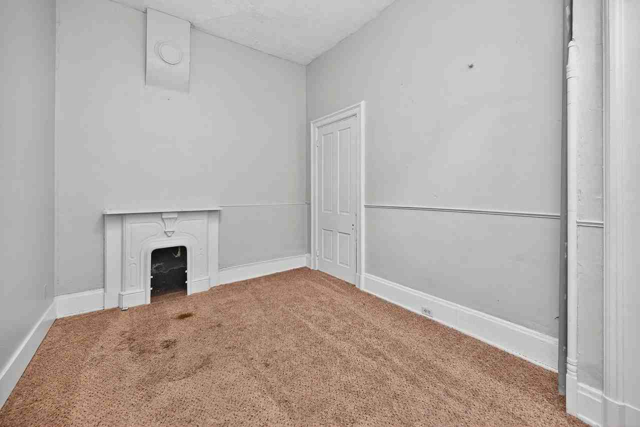 2419 Vine St #6 - Photo 7 of 9