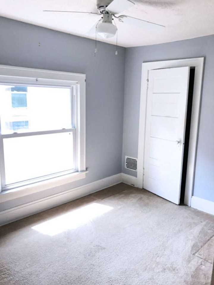 1446 Hamlet St - Photo 6 of 11