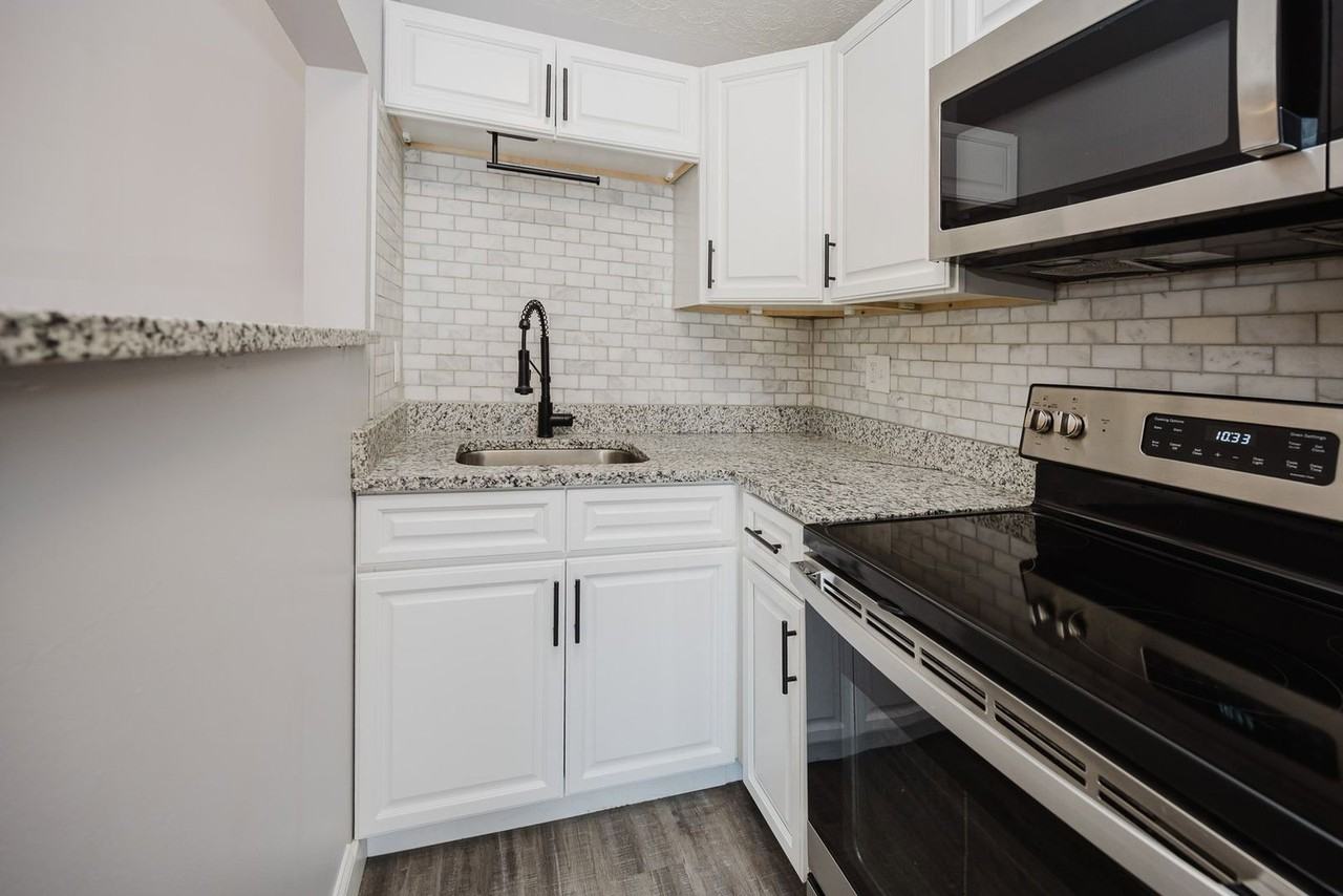 6300 Montgomery Rd #8 - Photo 3 of 12