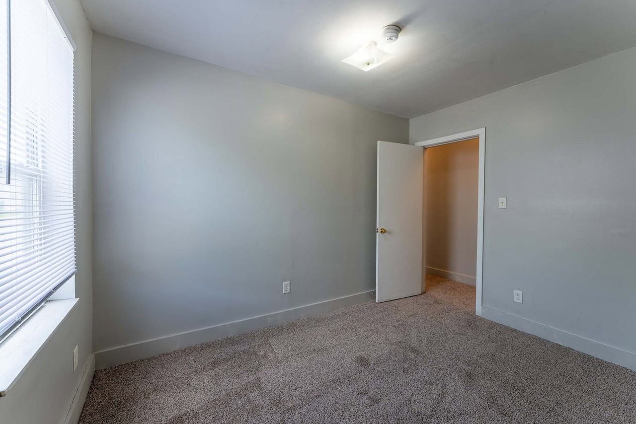 1300 N 5th St - Photo 3 of 13