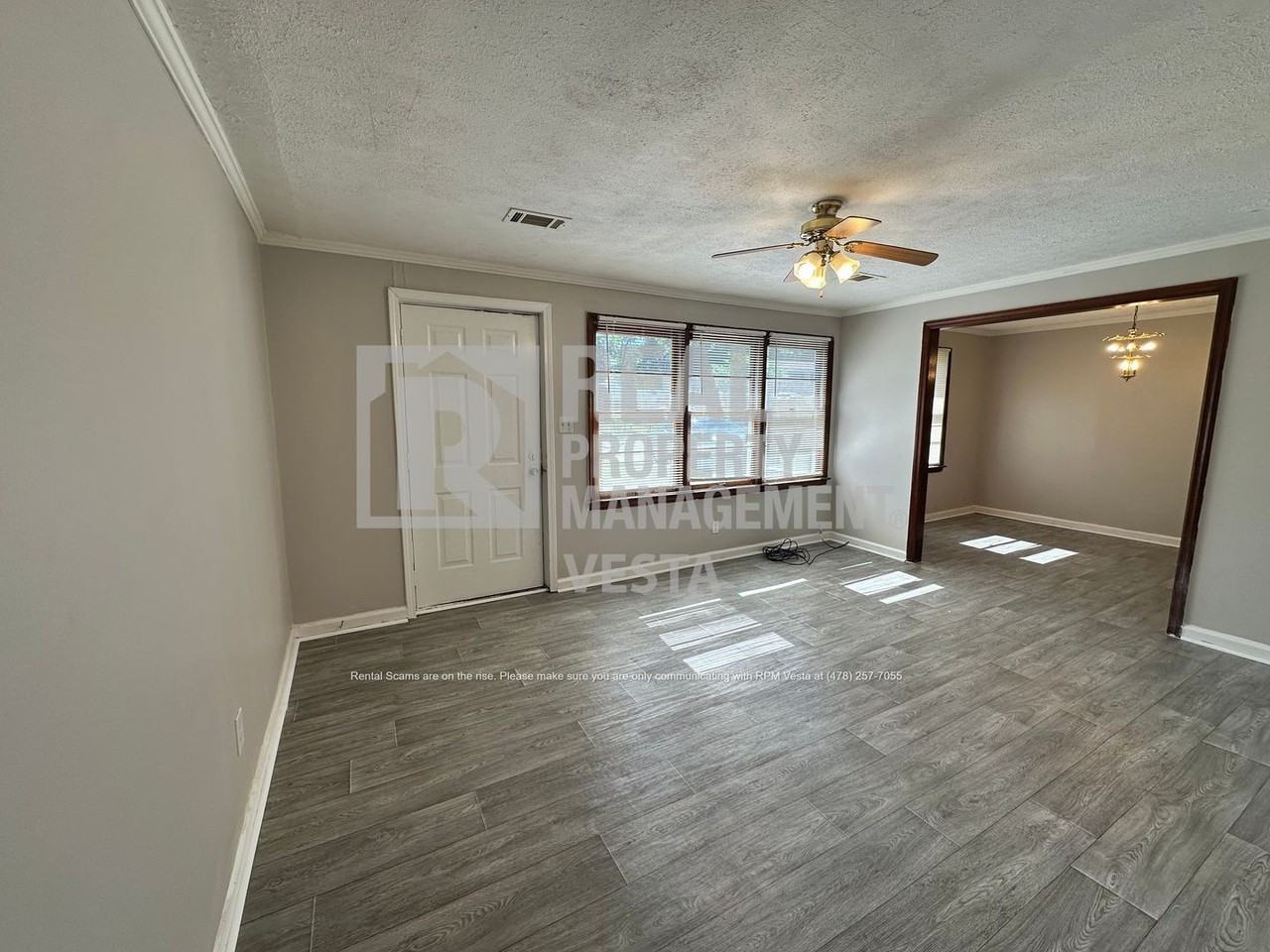 4085 Southview Dr - Photo 2 of 12