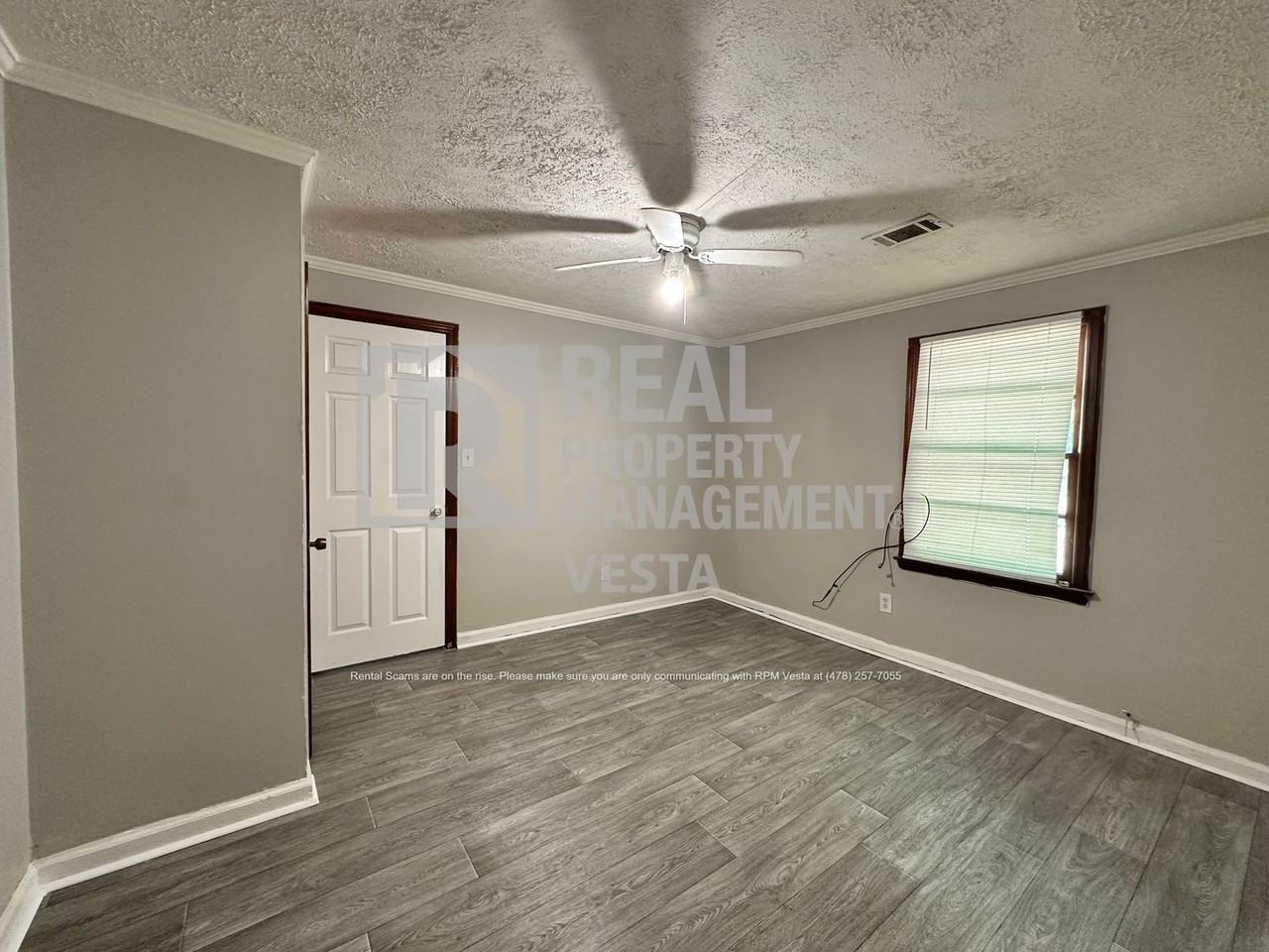 4085 Southview Dr - Photo 5 of 12