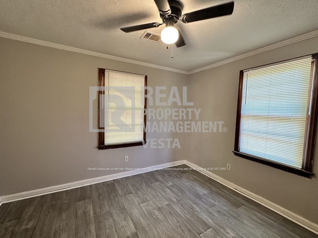4085 Southview Dr - Photo 7 of 12