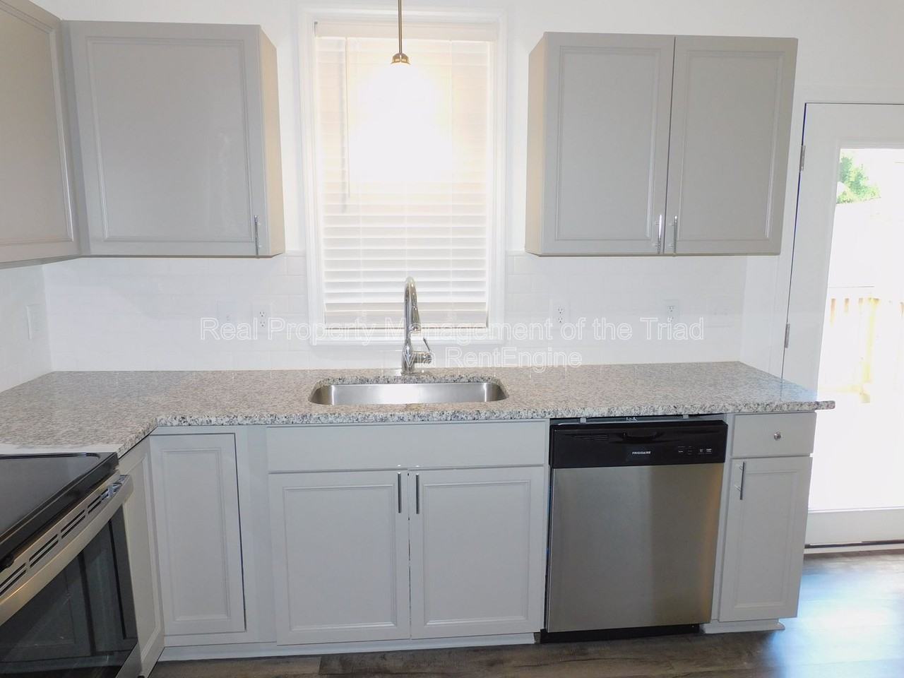 3773 Hinshaw Country Rd - Photo 7 of 22