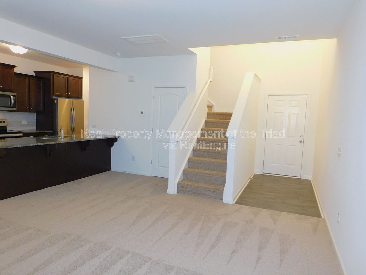 1416 Seawatch Dr - Photo 3 of 23