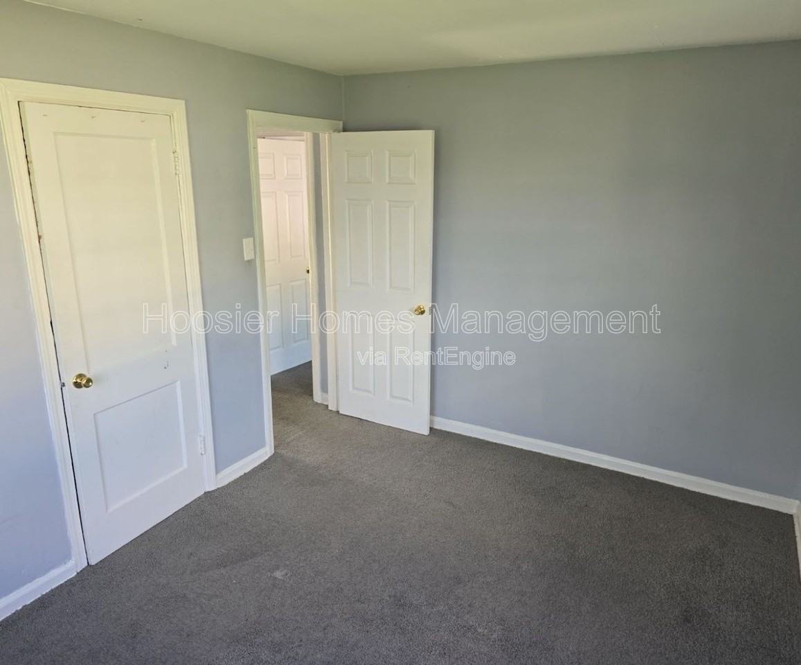 2202 N Kitley Ave - Photo 7 of 7
