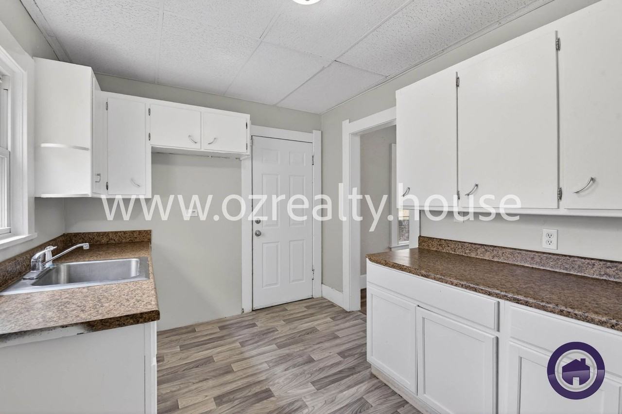 3725 Hoiles Ave - Photo 7 of 18