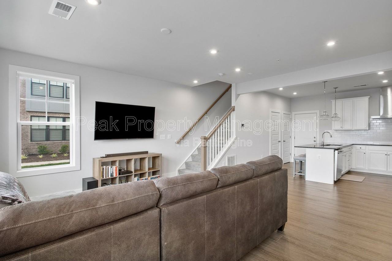 4401 Greybull Dr #A - Photo 4 of 26