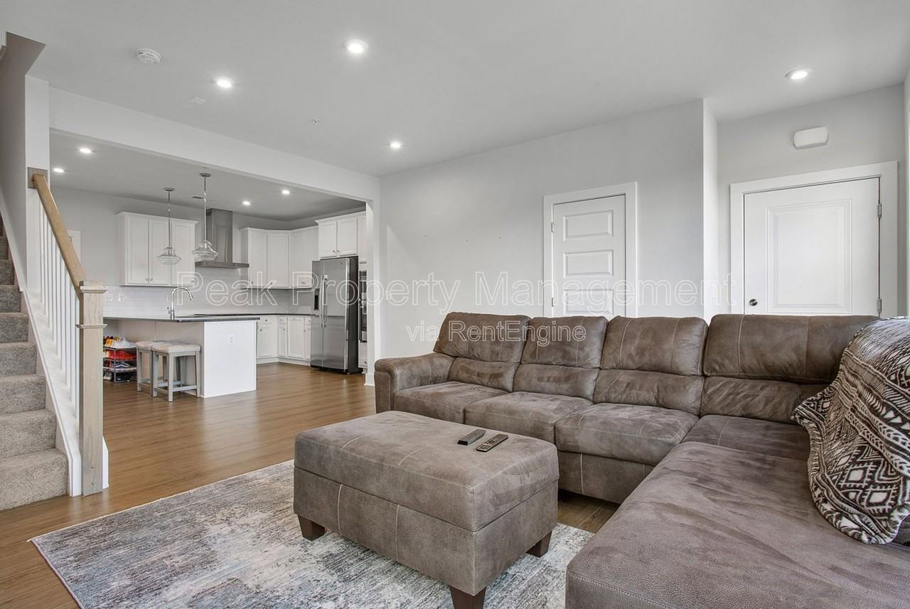 4401 Greybull Dr #A - Photo 5 of 26