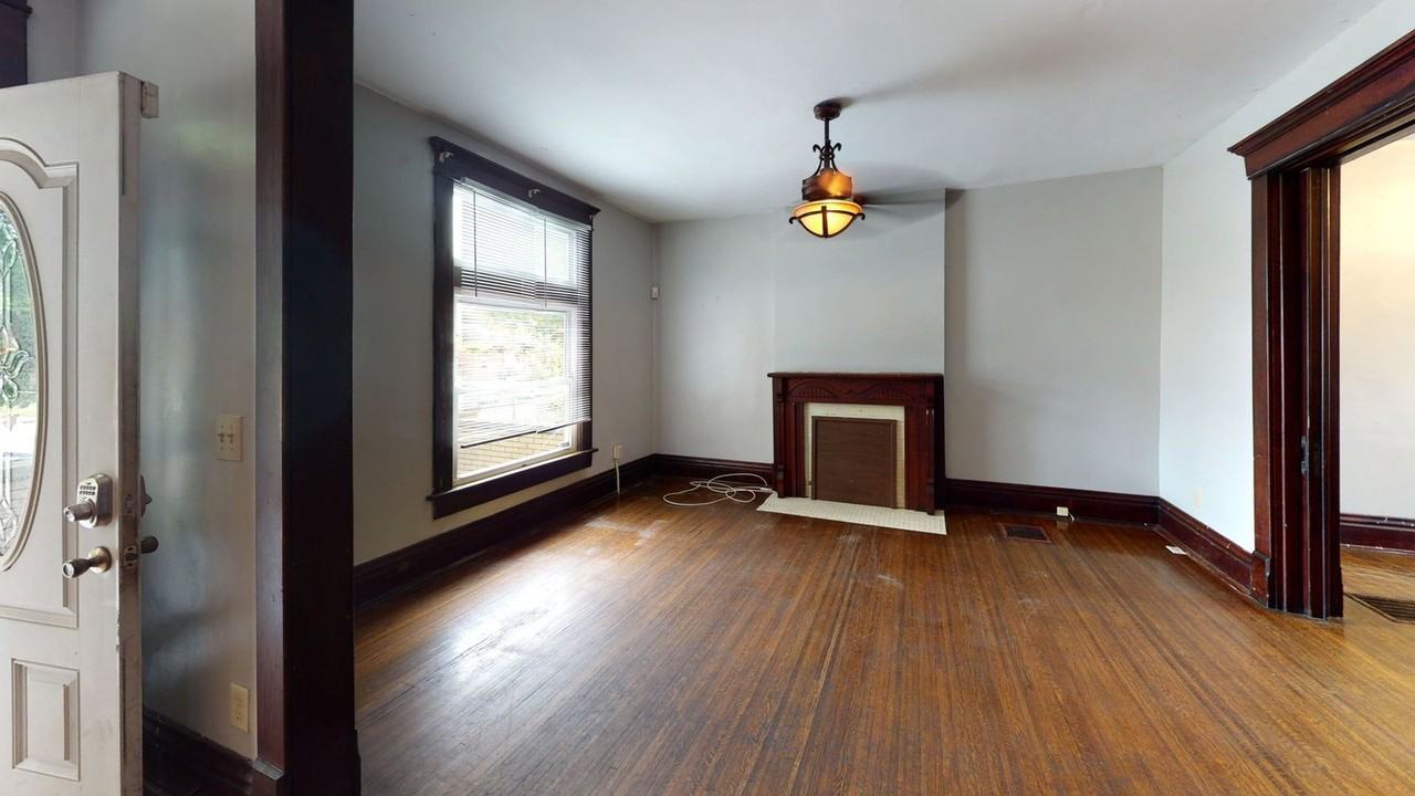 1638 N 4th St - Photo 3 of 16