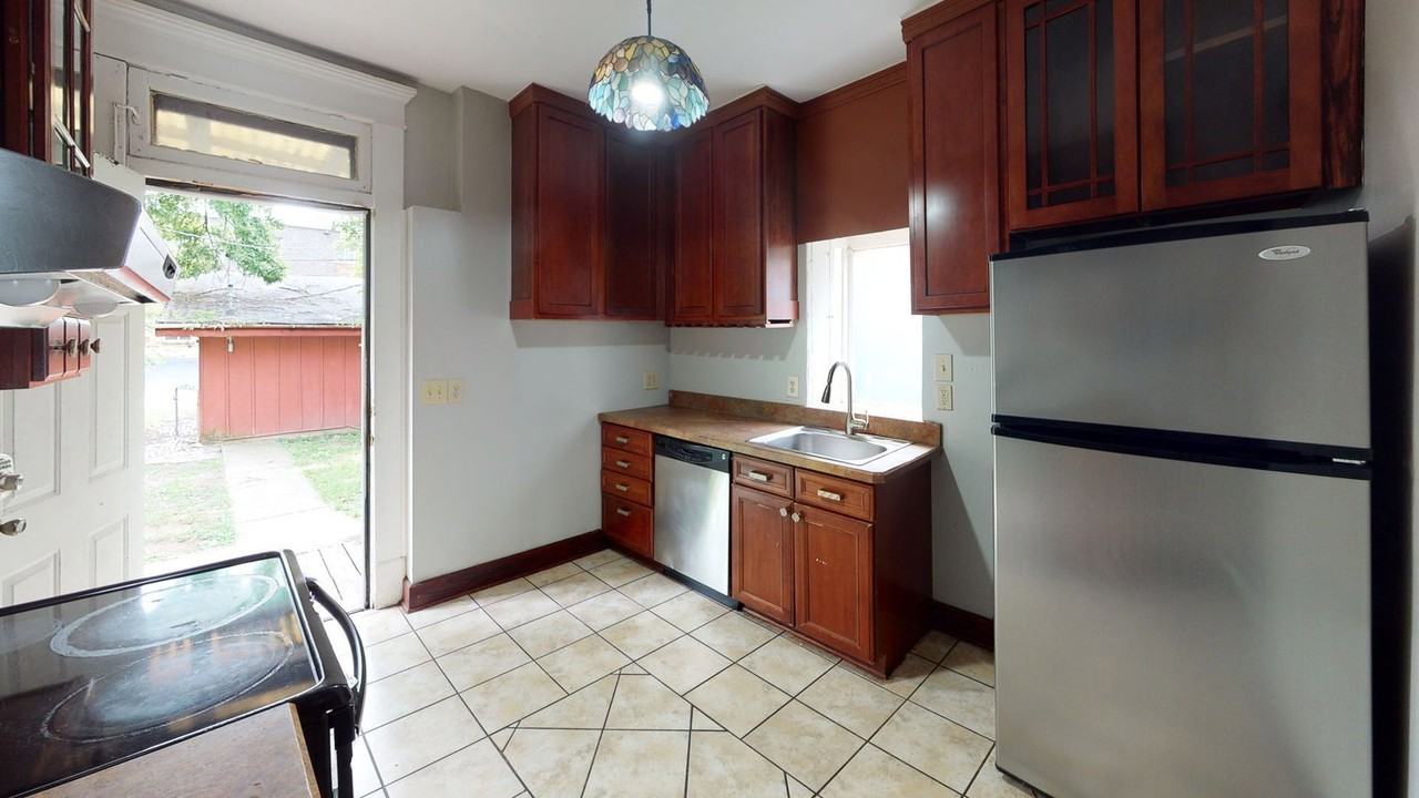 1638 N 4th St - Photo 5 of 16