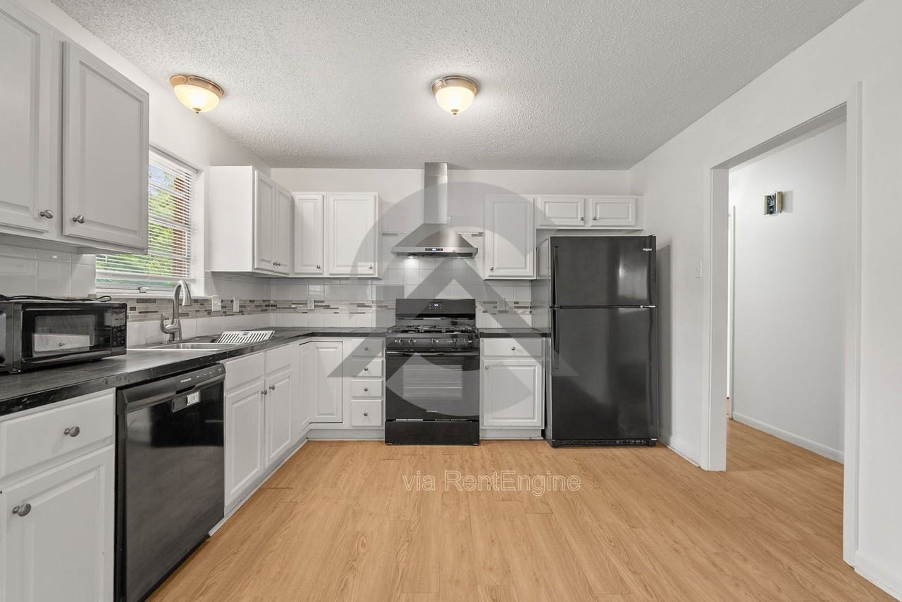 9409 Cerelle Dr - Photo 5 of 13