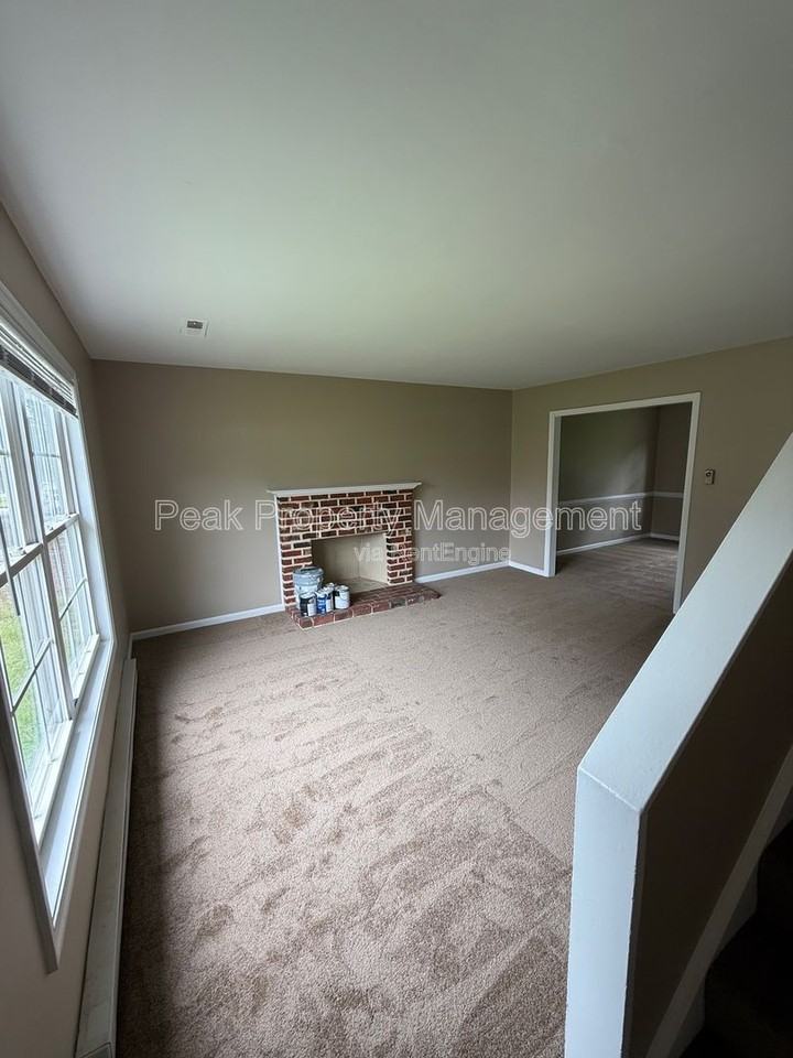 236 Chessington Rd - Photo 3 of 17