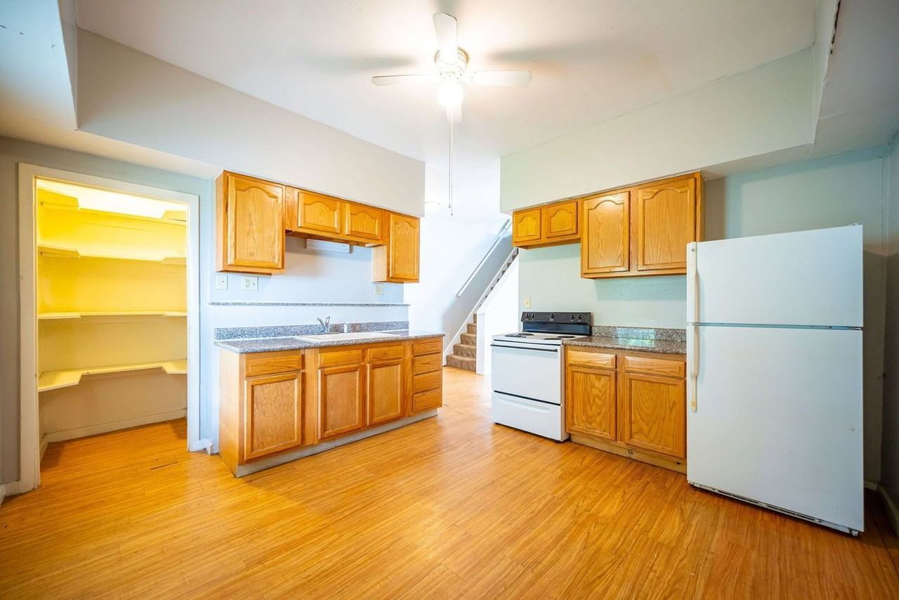 757 Wager St - Photo 7 of 14