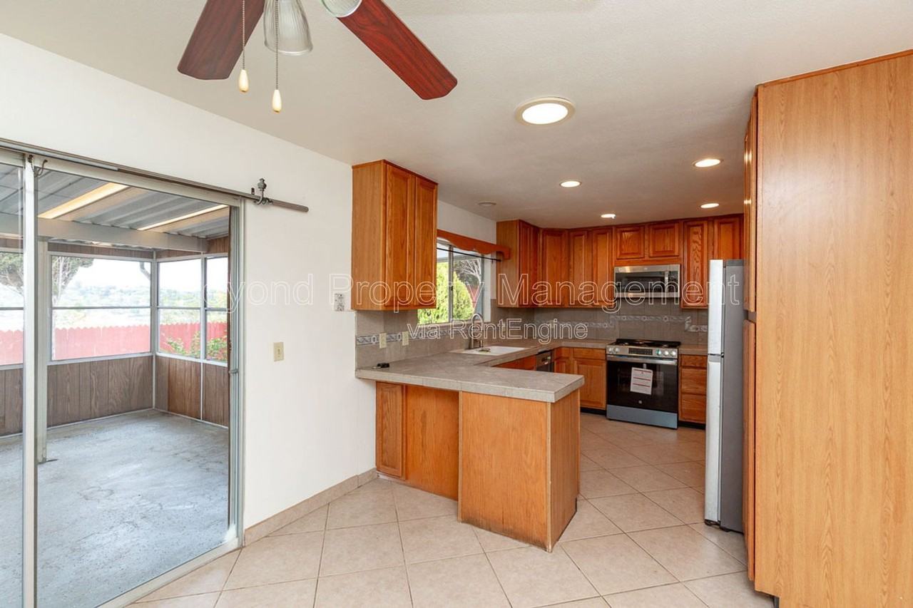 3725 Orion Dr - Photo 3 of 29