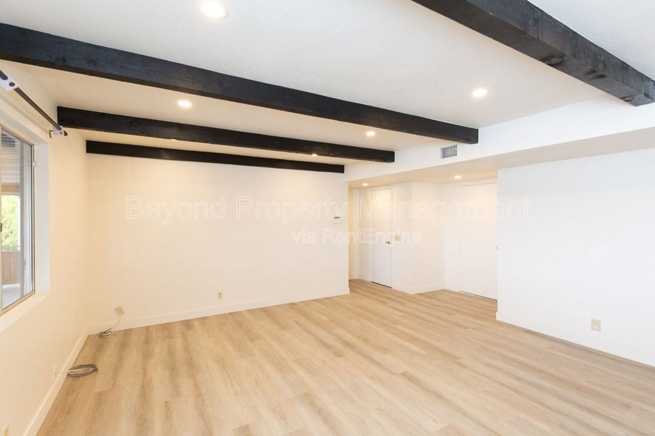 3725 Orion Dr - Photo 5 of 29