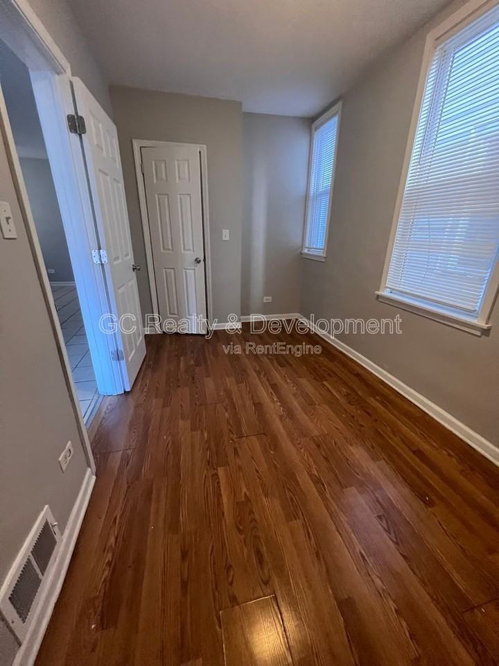 8336 S Kingston Ave #1 - Photo 7 of 12