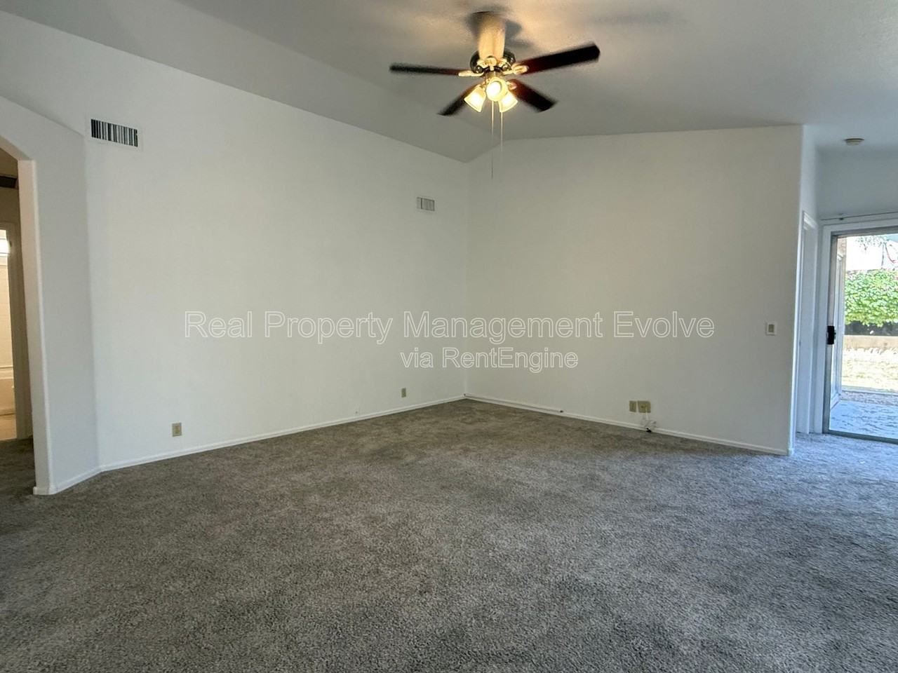 4260 E Rosemonte Dr - Photo 3 of 35