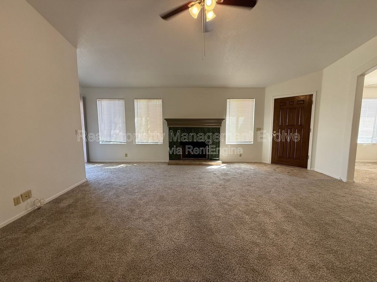 4260 E Rosemonte Dr - Photo 4 of 35