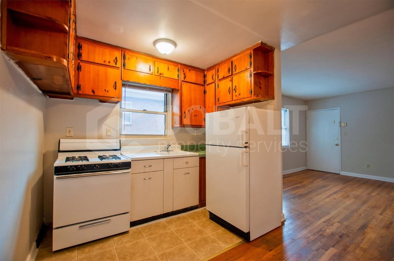 944 Saint Charles Ave Ne #9 - Photo 5 of 15