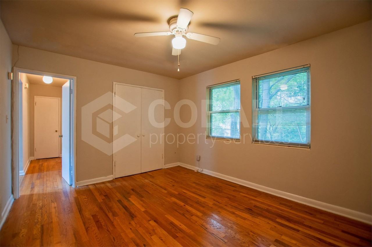 944 Saint Charles Ave Ne #9 - Photo 7 of 15