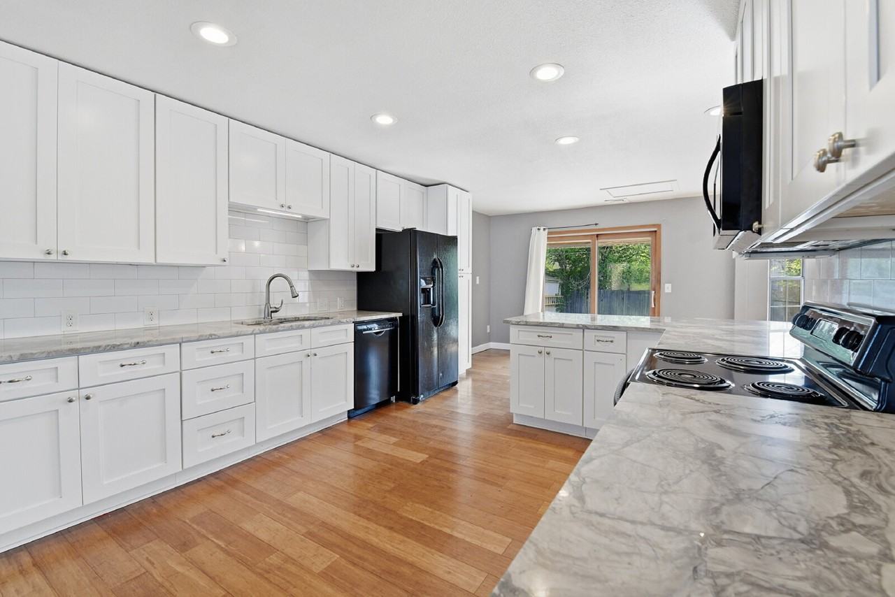 3001 S Grape Way - Photo 7 of 40