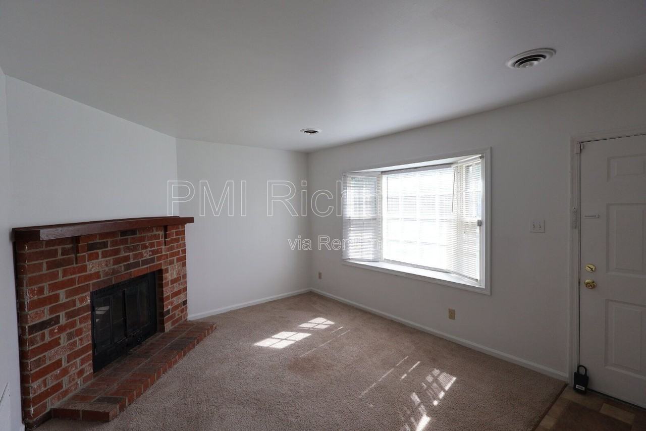 7843 Provincetown Dr - Photo 4 of 15