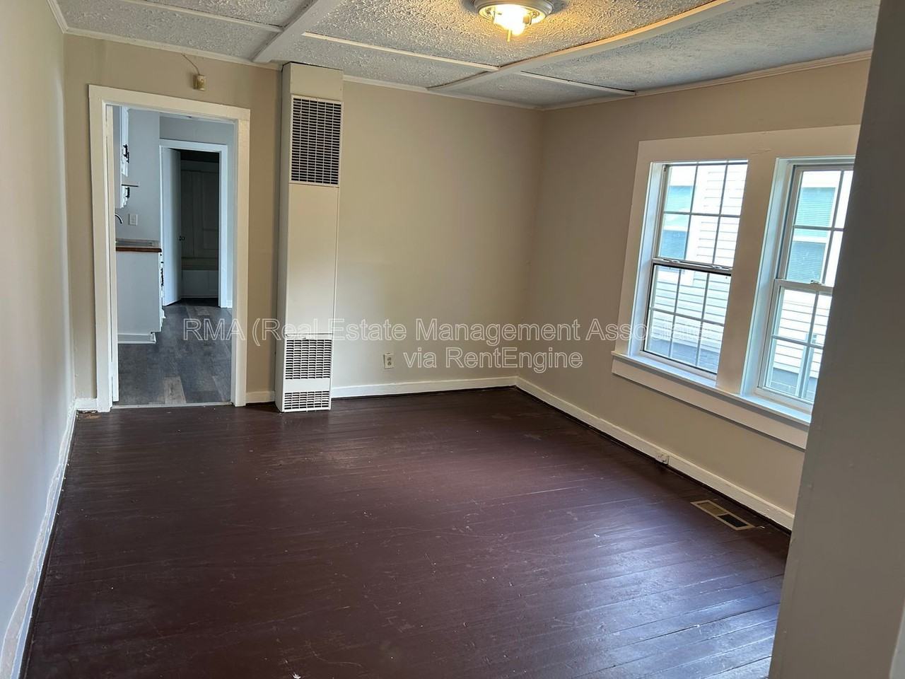 1048 W College Ext - Photo 4 of 6