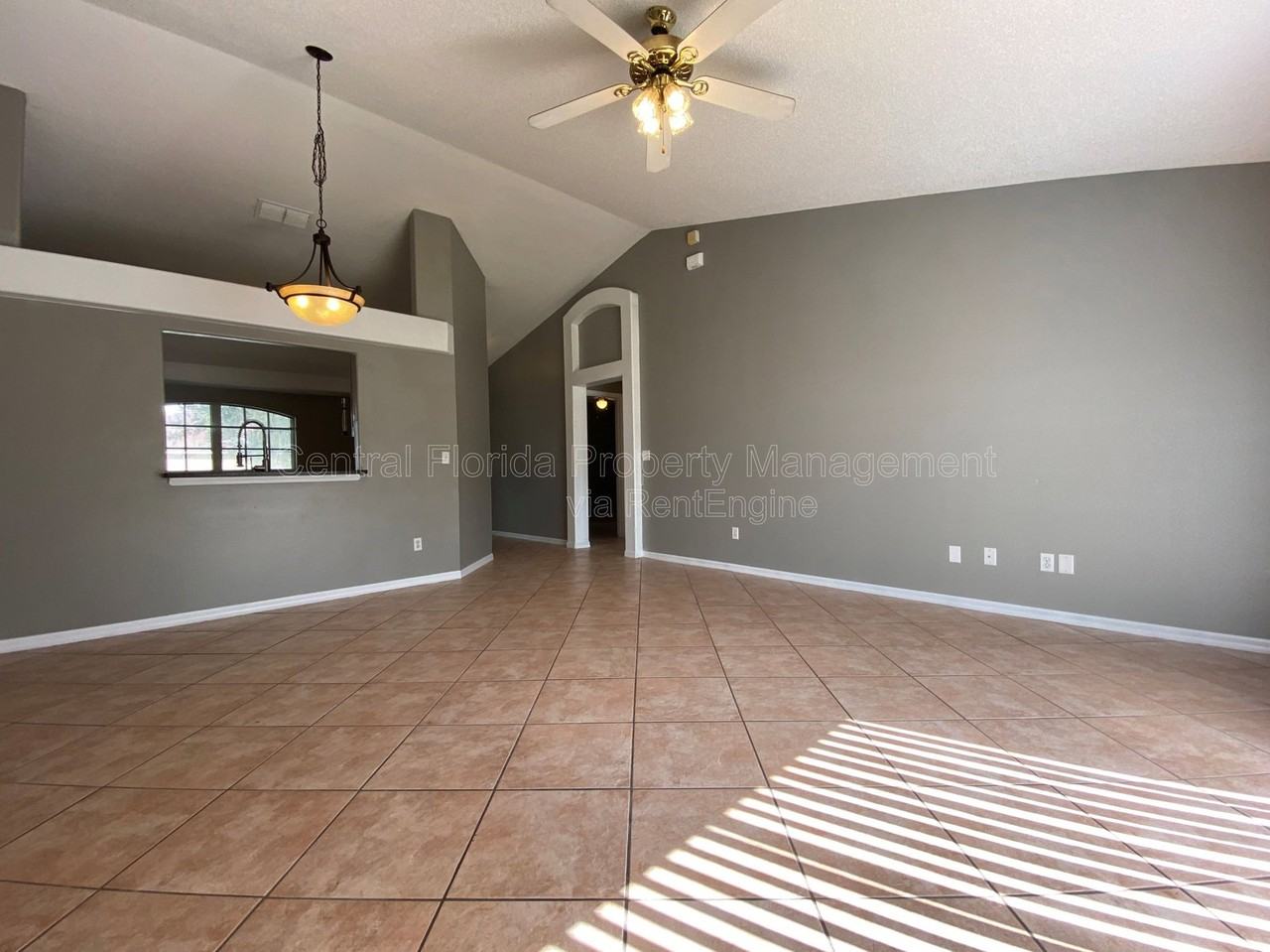 13820 Eagleridge Ct - Photo 4 of 18