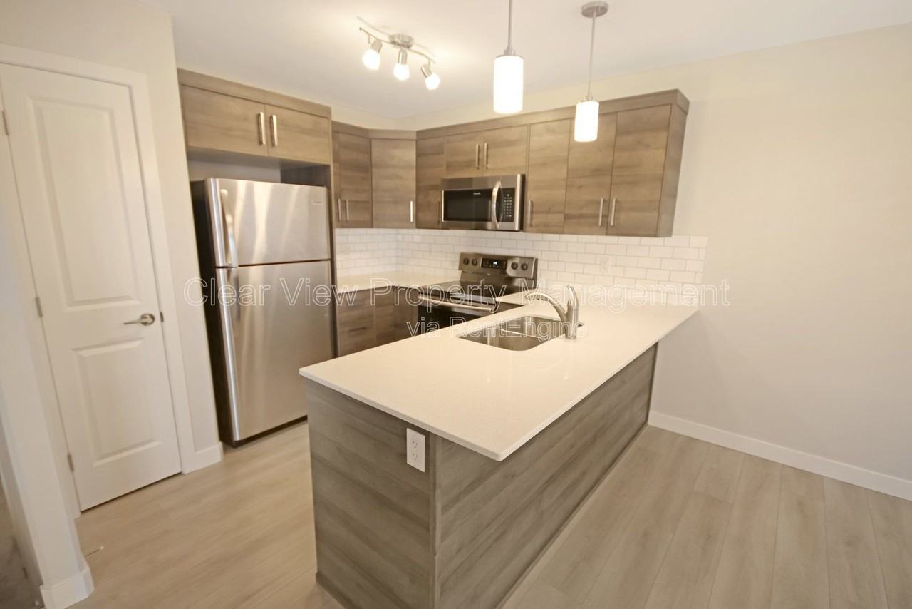 338 Skeena Cres W - Photo 2 of 26