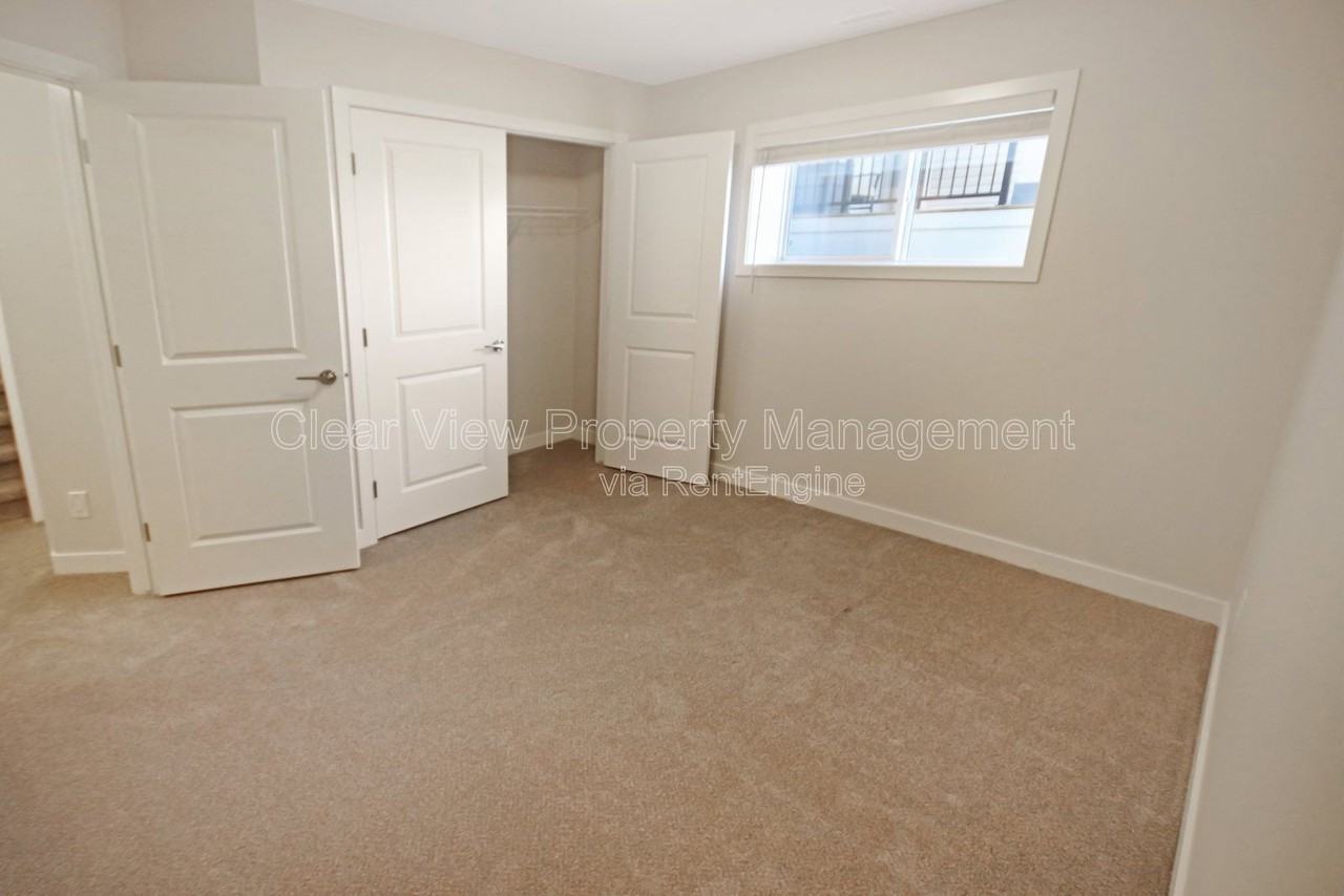 338 Skeena Cres W - Photo 4 of 26
