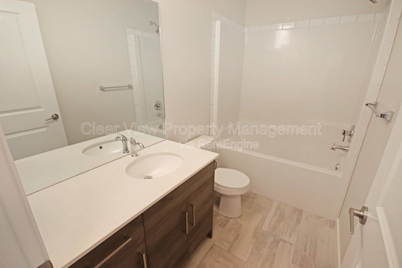 338 Skeena Cres W - Photo 6 of 26