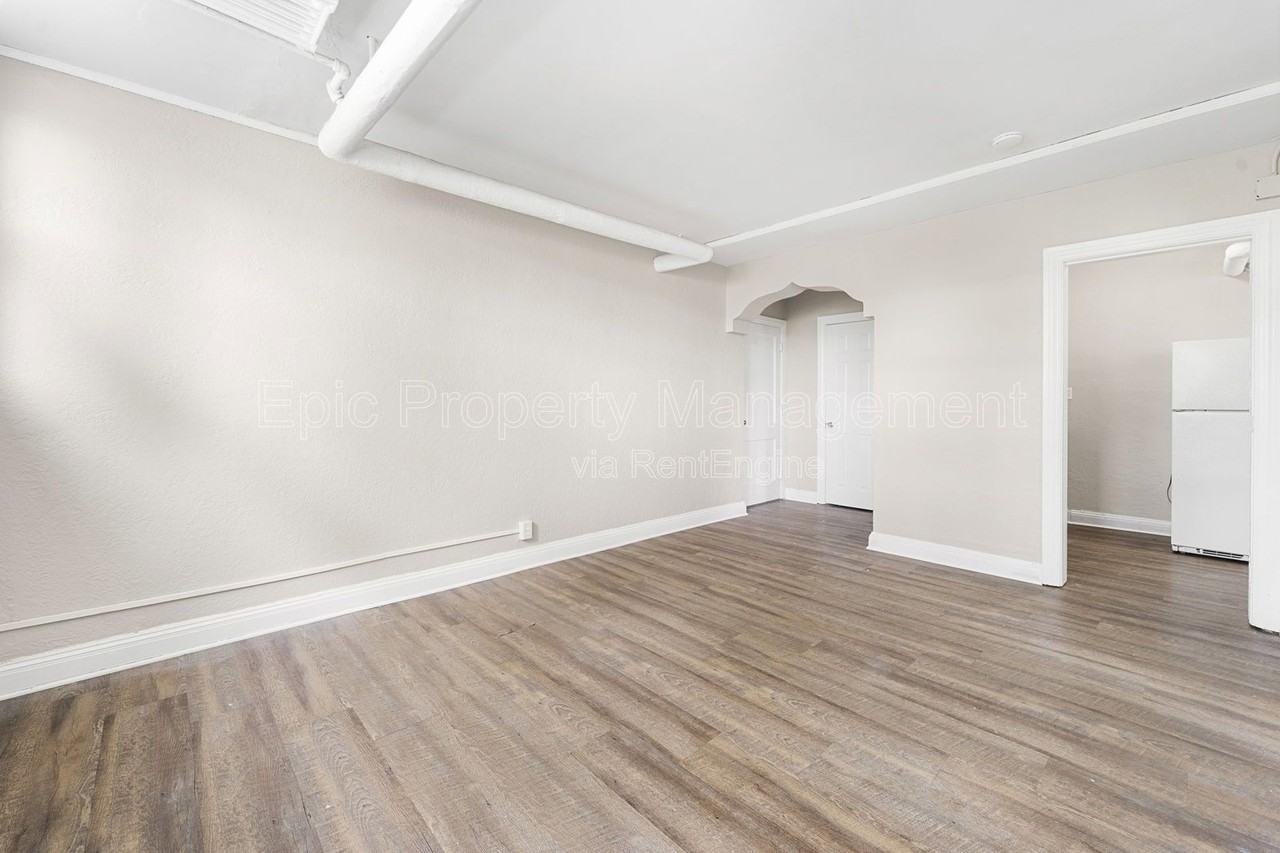 7100 Freda St #104 - Photo 5 of 11