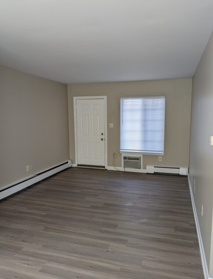 17020 Raupp St #101 - Photo 6 of 11