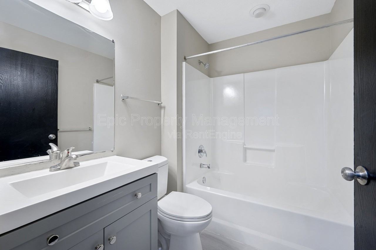 9010 Charlotte Ct - Photo 4 of 13