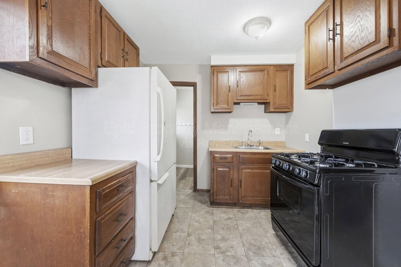 8048 Timken Ave - Photo 2 of 11