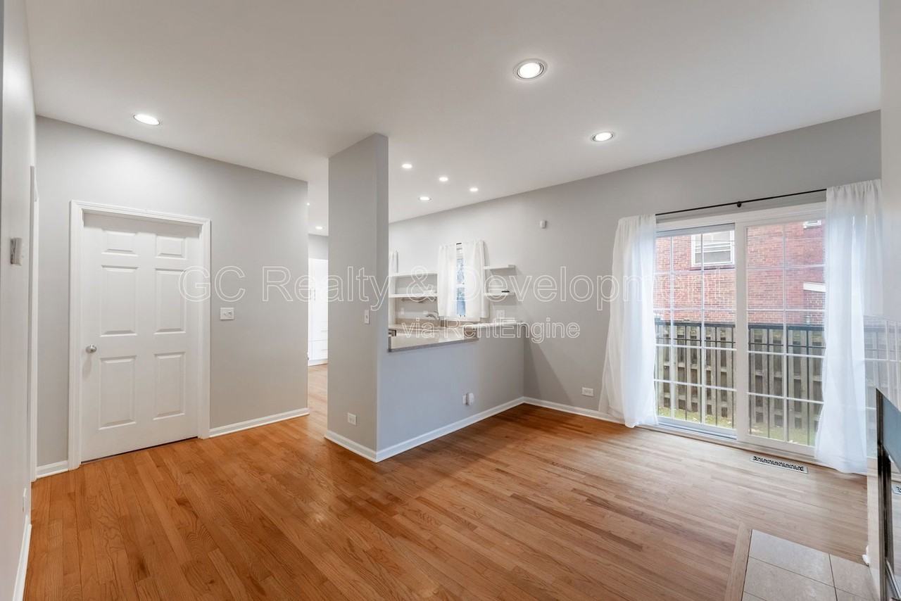 5424 S Ellis Ave #A - Photo 6 of 24