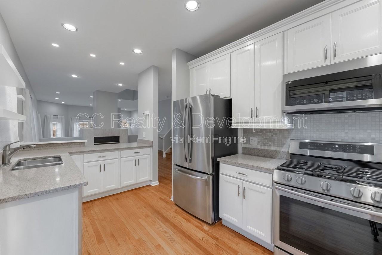 5424 S Ellis Ave #A - Photo 7 of 24