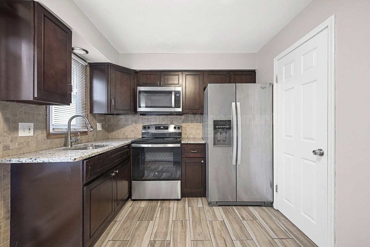 51623 Mound Rd #C - Photo 2 of 10