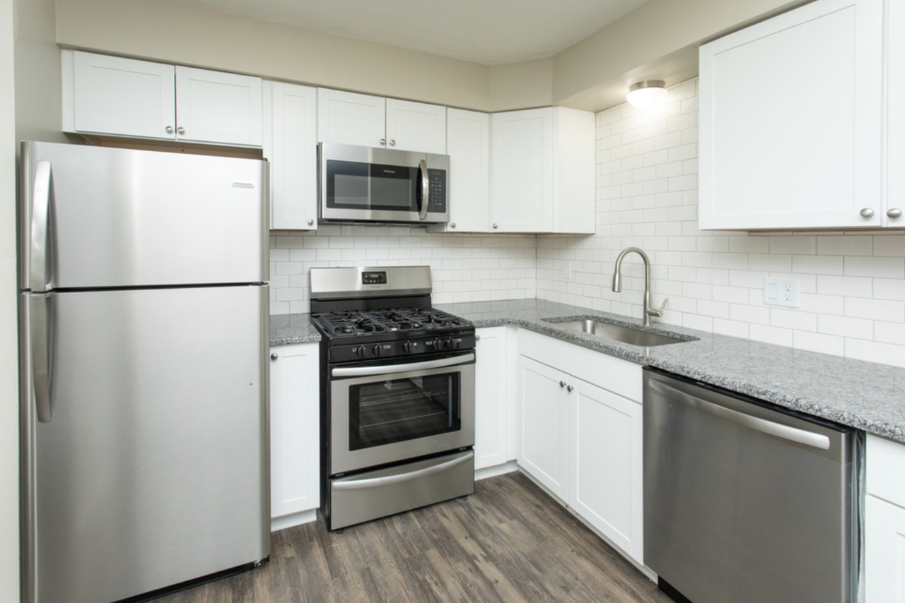23700 W Warren St #7781 - Photo 2 of 7