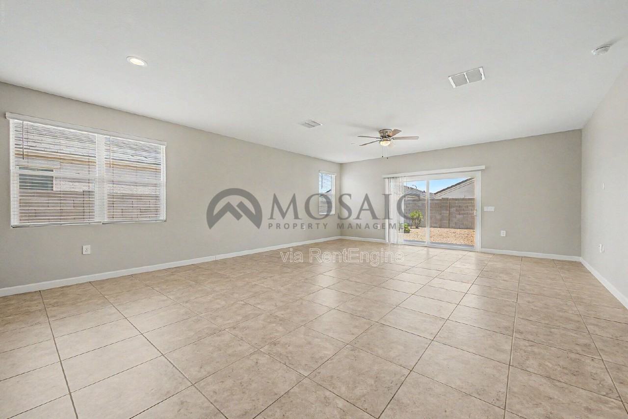 10617 S 54th Ln - Photo 6 of 23