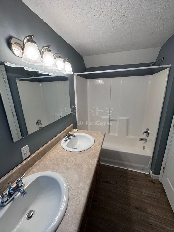 2876 Hudson Dr #A - Photo 4 of 6
