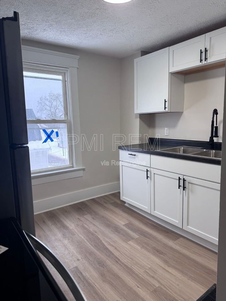 472 Sumner St #3 - Photo 3 of 11
