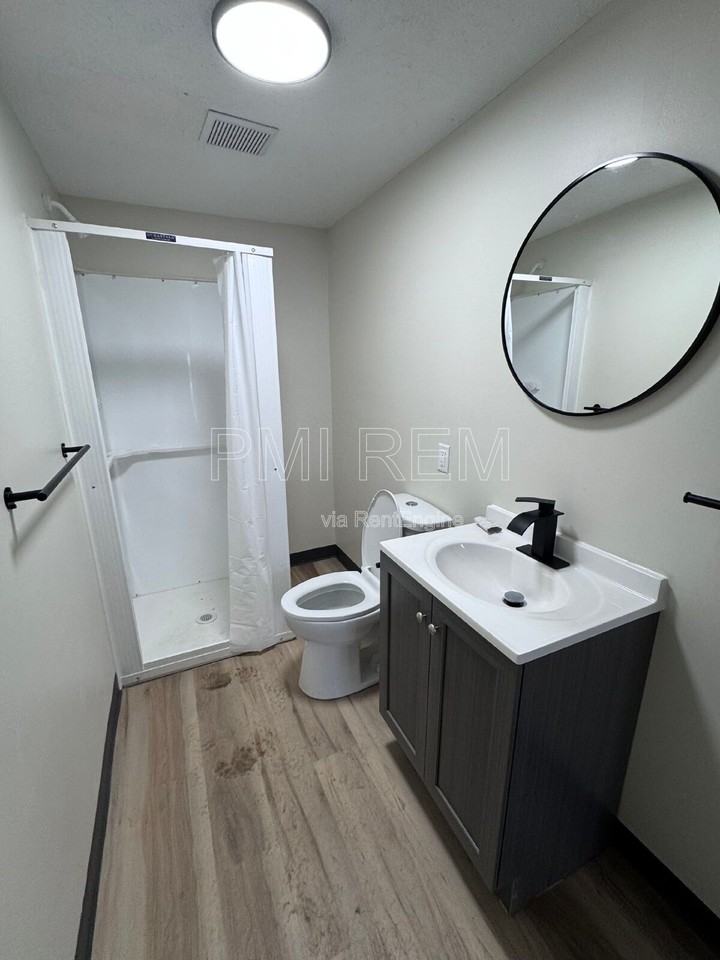 472 Sumner St #3 - Photo 4 of 11