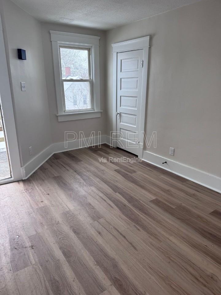 472 Sumner St #3 - Photo 7 of 11